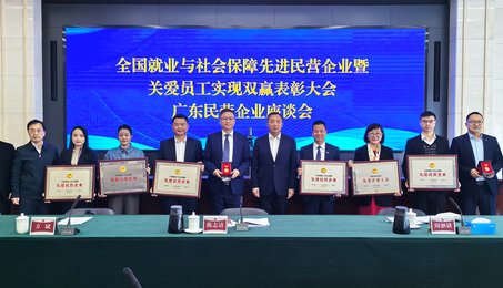 c48f4561c5571bb8eebe62bc45b0636e